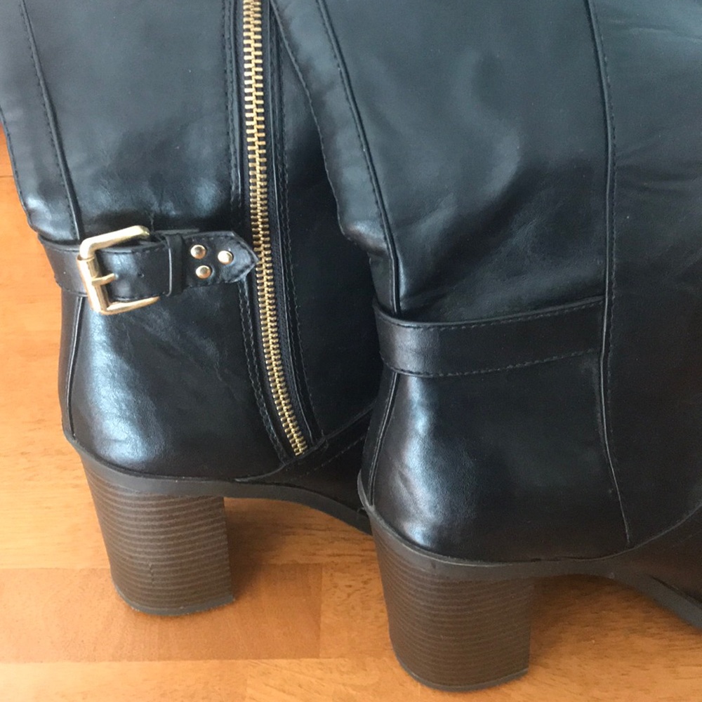Boots - Picture 3 of 3